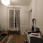 Cosy Apartment In Paris